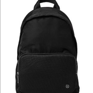 Lululemon black everywhere backpack 15L